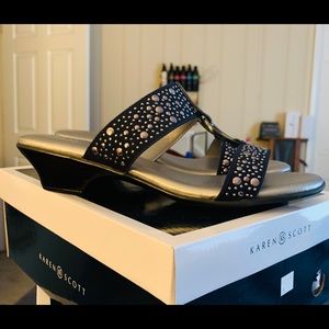 💲💲 Karen Scott “Eanna” Slide Sandals